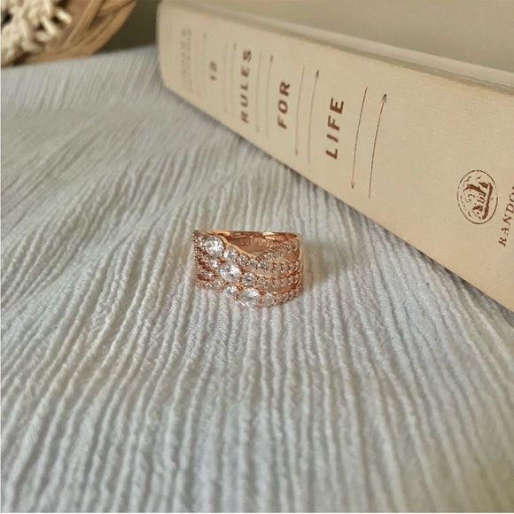 Elegant Rose Gold Multi-Band Ring - Picture 2 of 3